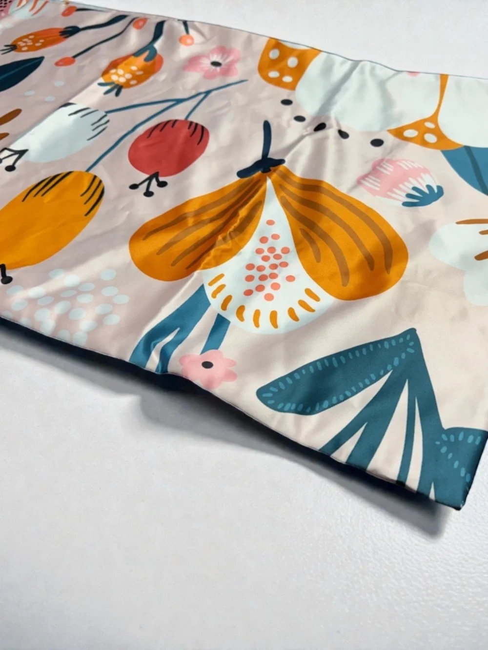 Set of 2 Satin King Pillowcases Floral Silk Feel Hair Skin Friendly NWT